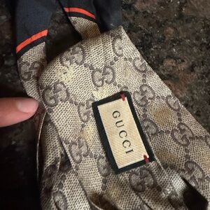 Gucci bee print
